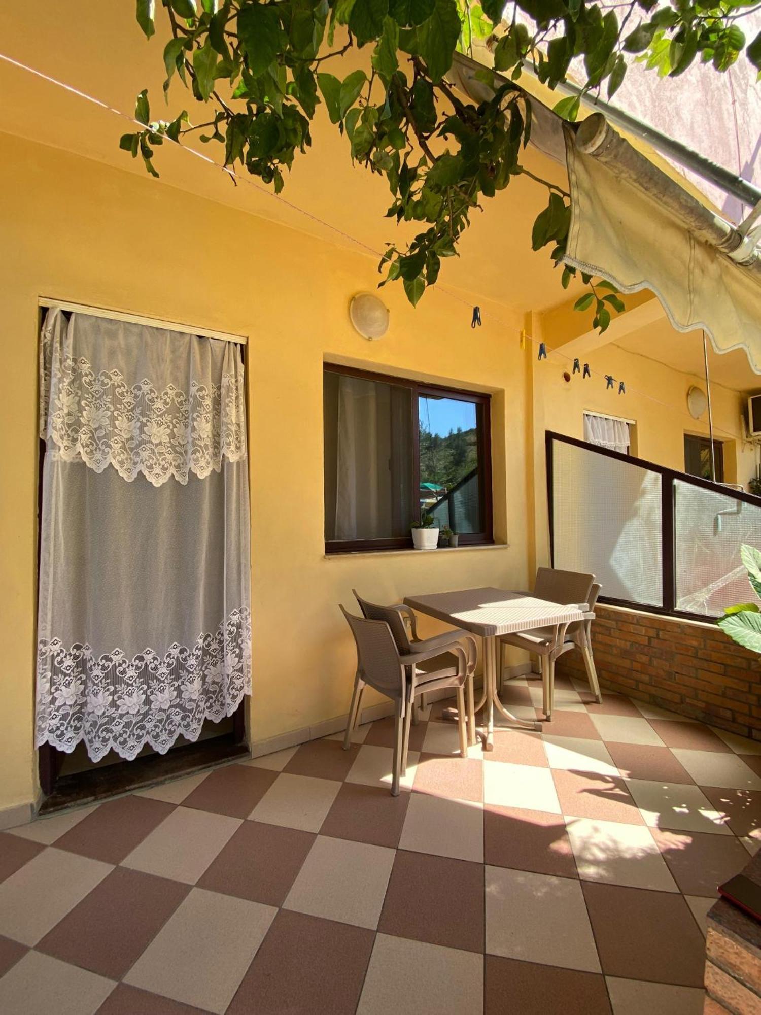 Edi * Vlorë